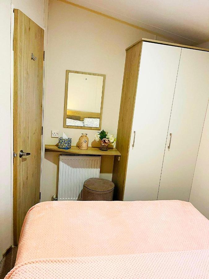 The Sunflower Luxury Caravan At Tattersall Lakes Hotel Tattershall Exterior foto
