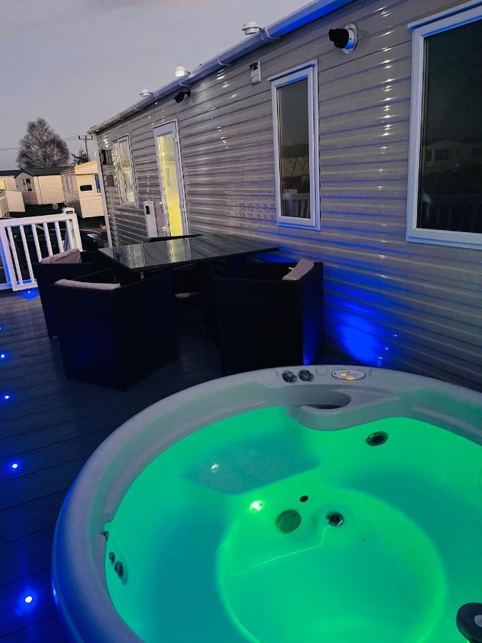 The Sunflower Luxury Caravan At Tattersall Lakes Hotel Tattershall Exterior foto