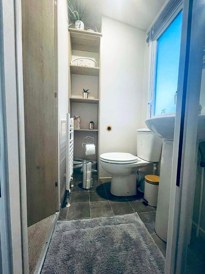 The Sunflower Luxury Caravan At Tattersall Lakes Hotel Tattershall Exterior foto